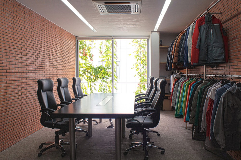Illustration for article titled Inside the 13 Coolest Offices of the Year